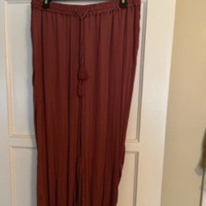 2 piece Vince Camuto medium drawstring pants with XL coordinating top.